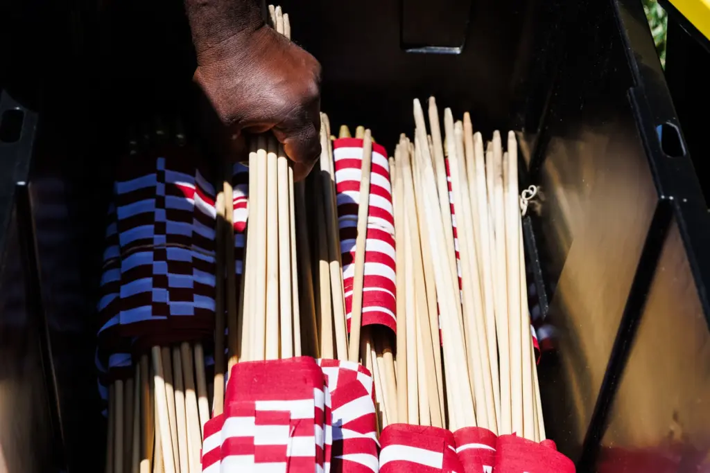 As part of third annual âOperation Flags for Vets,â over...