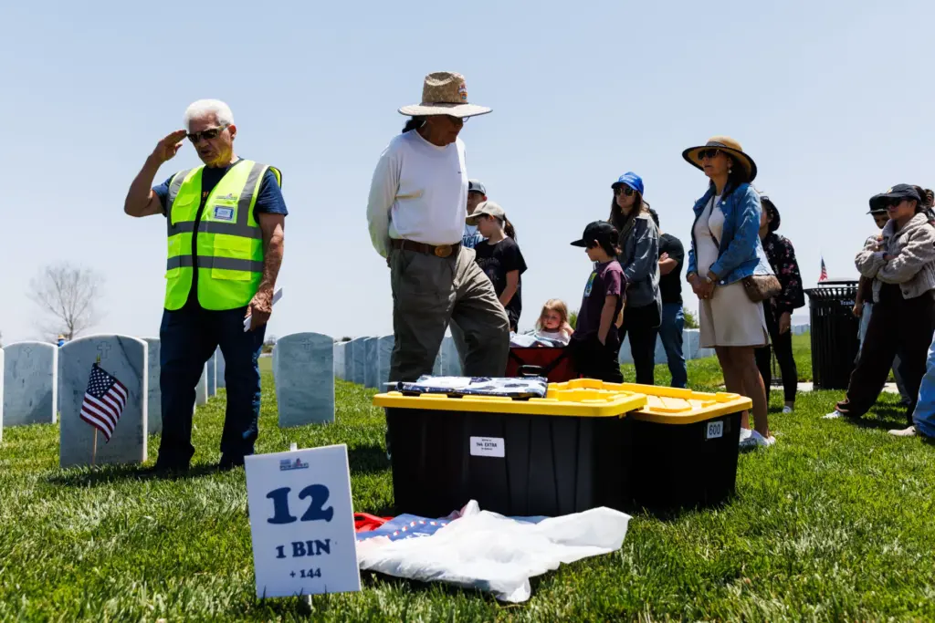 Navy veteran Budd Sutliff, 77, a section leader for âOperation...