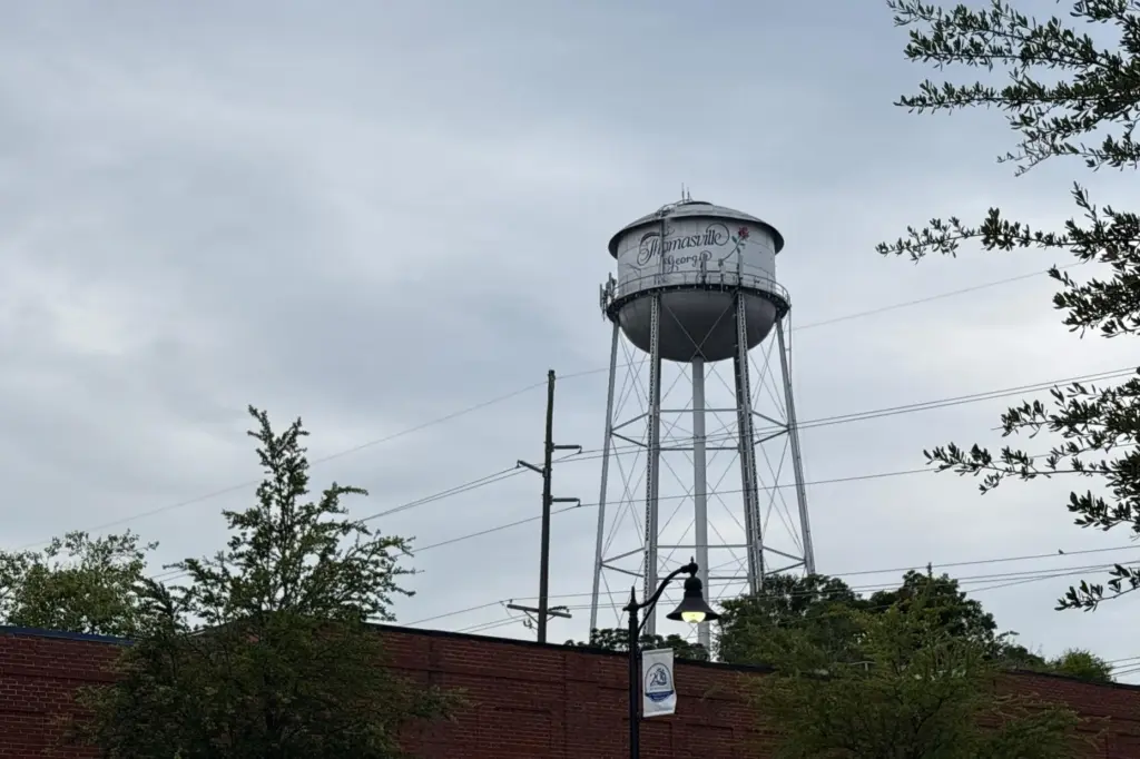 A water tower in Thomasville, Georgia
